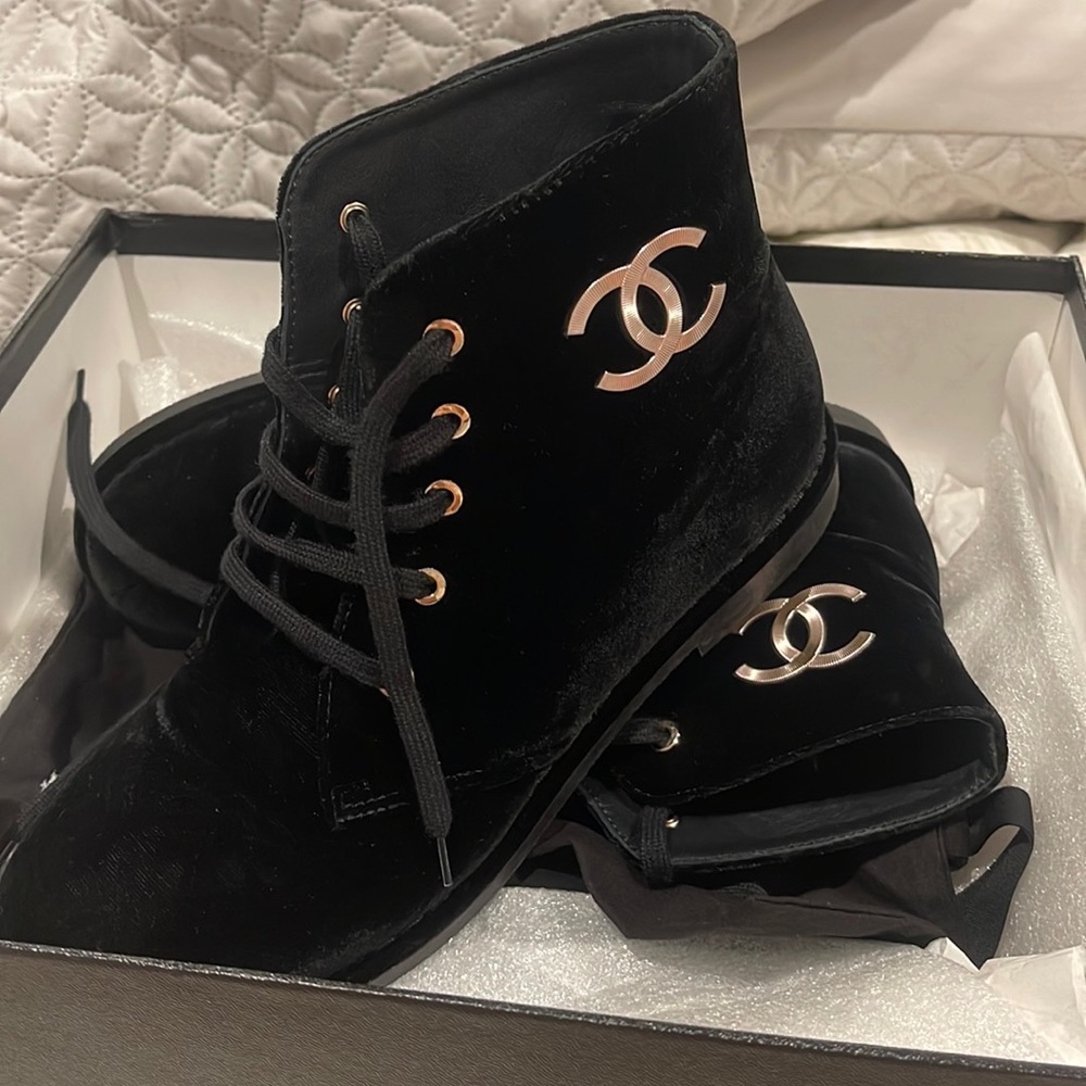 Black velvet Chanel short boots 39.5